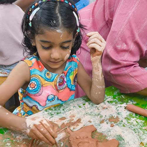 Sensory-art-classes-for-kids